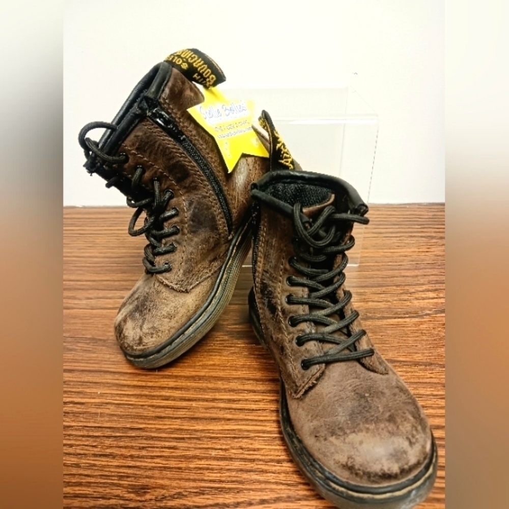 DR. MARTEN BOOT KID SIZE 8 DELANEY SOFT BROWN LEATHER ZIP LACE UP